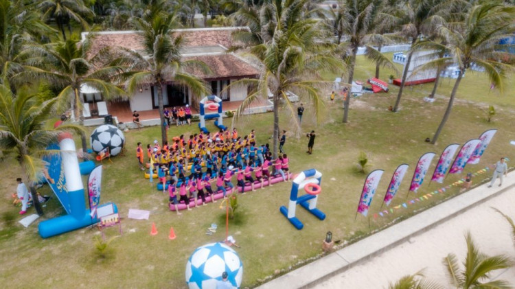 Đoàn ngân hàng BIDV tổ chức Teambuilding tại Lapochine Beach Resort