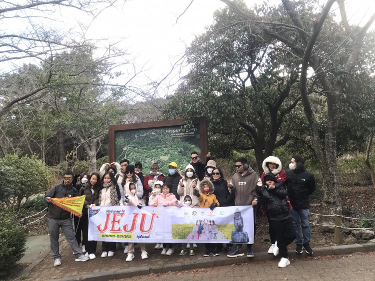 Chào đón đoàn du khách trong chuyến du lịch đảo Jeju dịp Tết Dương Lịch