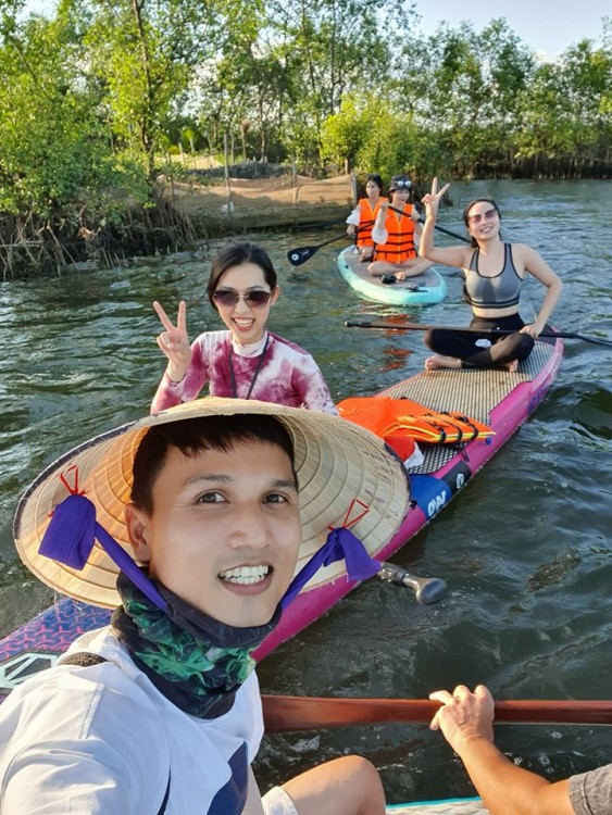 Cùng Hue Truly Vietnam trải nghiệm tour chèo Sup & ngắm hoàng hôn trên phá Tam Giang