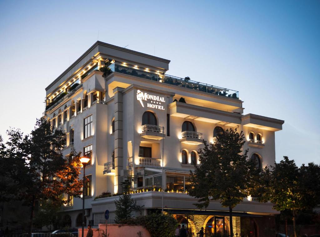 Mondial Hotel – Nghỉ dưỡng đẳng cấp 4 sao tại Huế
