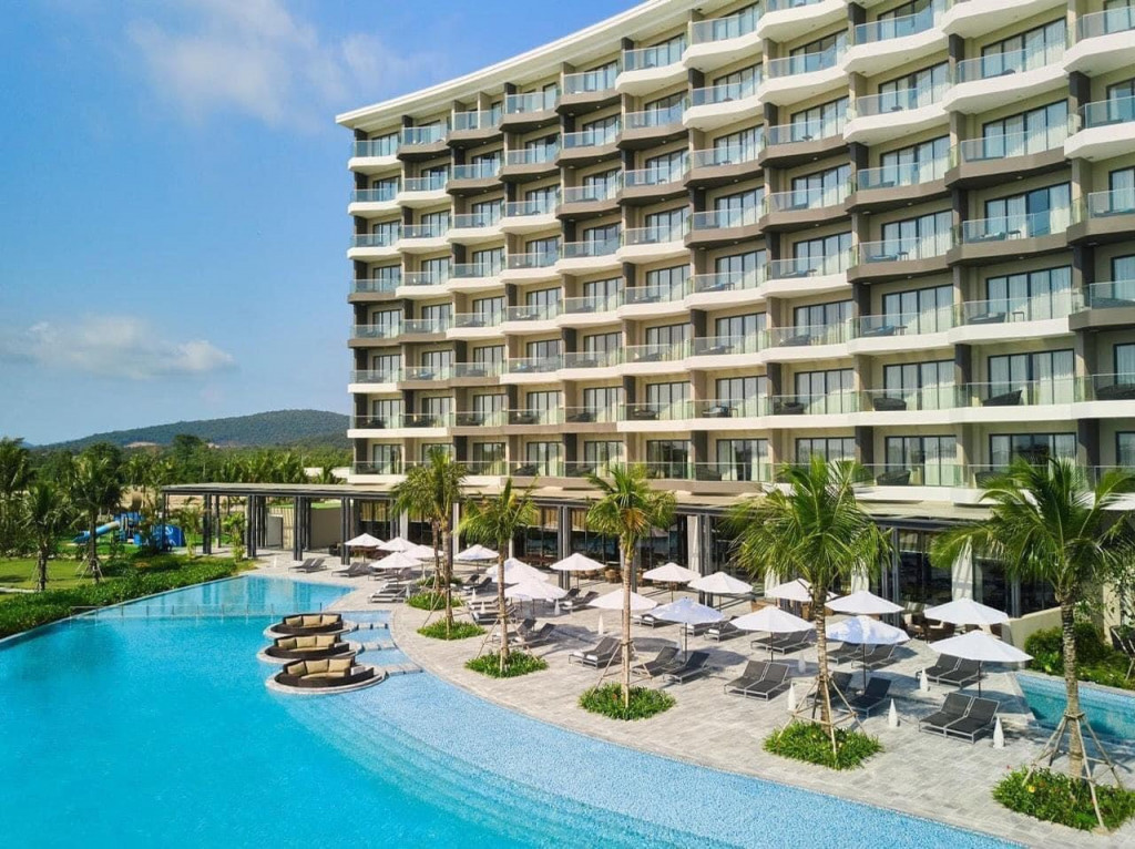 Combo nghỉ dưỡng Mövenpick Resort Waverly Phú Quốc 5 sao