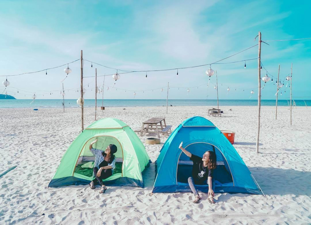 Tour cắm trại Bãi Chuối – Tham quan đảo ngọc Lăng Cô