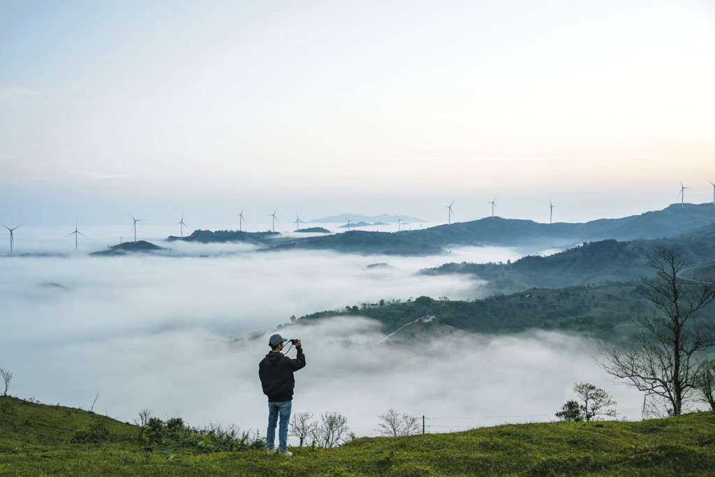 Tour Khe Sanh ( Ghép Đoàn) : Huế - Đông Hà - Khe Sanh - Homi coffee - Vườn Hoa Chân Trời - Sân Bay Tà Cơn - Cánh Đồng Điện Gió - Bản Chênh Vênh - Hồ Rào Quán - Đông Hà - Huế  ( 2 ngày 1 Đêm)
