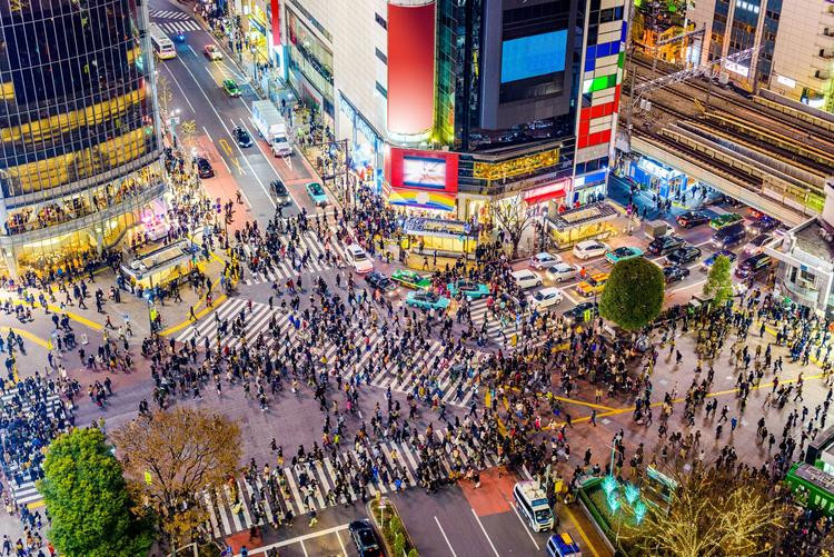 Shibuya với đường phố chạy bước 